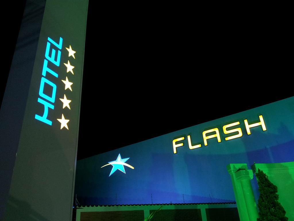 Flash Motel (Adults Only) São Vicente Exteriér fotografie